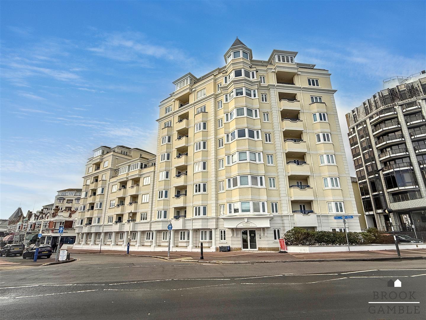 2 Bedroom Apartment for Sale: £275,000. 54 Grand Parade in Eastbourne, East Sussex